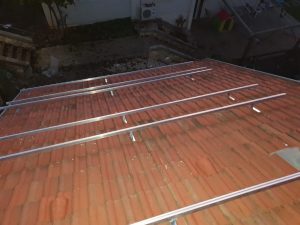 קונסטרוקציה למערכת סולארית ביתית - משפחת גז